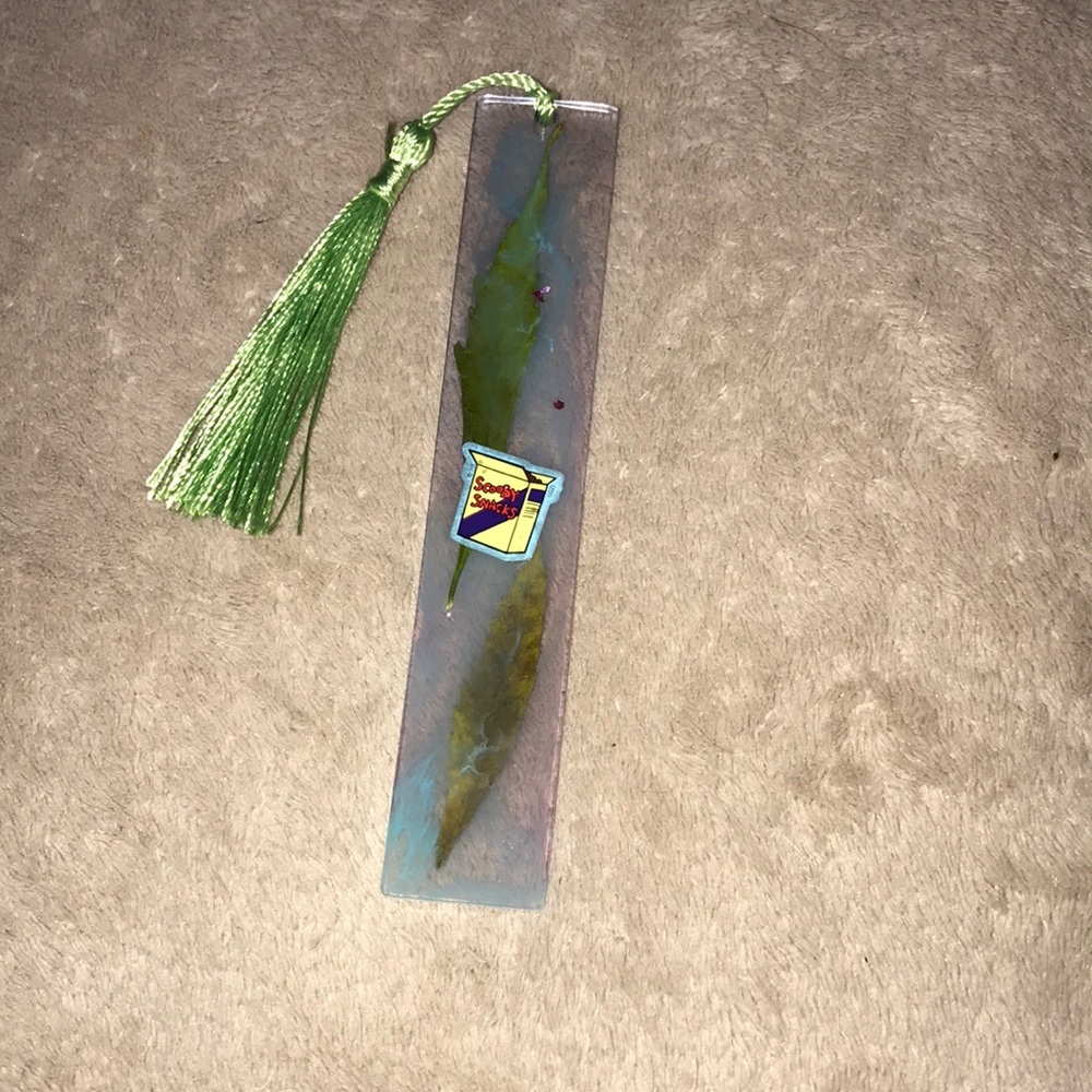 Custom epoxy resin bookmark with Scooby snacks & 2 of my favorite leaves 🍁